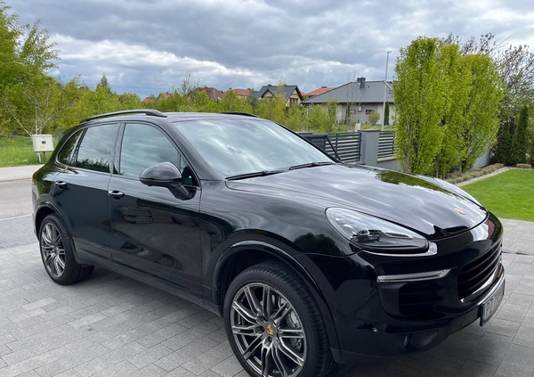 Porsche Cayenne cena 209000 przebieg: 104000, rok produkcji 2017 z Rzgów małe 497